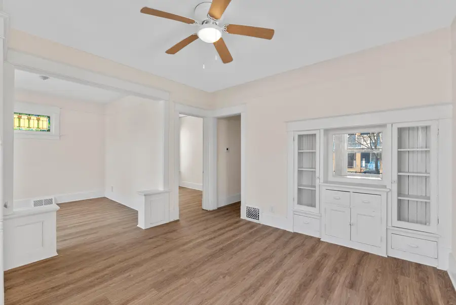 3527 W Branting Ln, Milwaukee, WI 53215 - #2