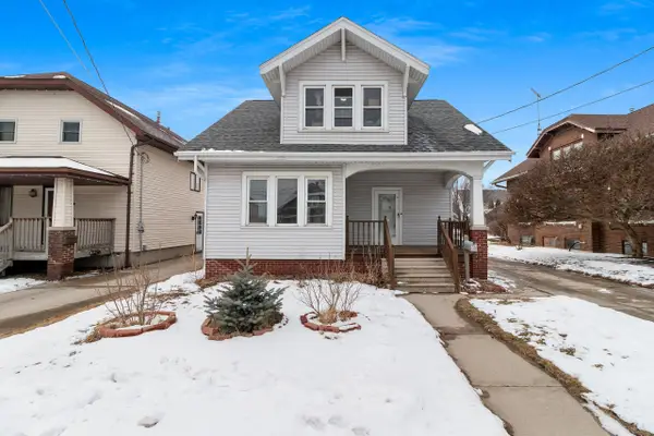 1810 S 10th St, Manitowoc, WI 54220