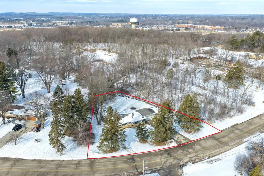 5105 S Small Rd, New Berlin, WI 53151 - #3