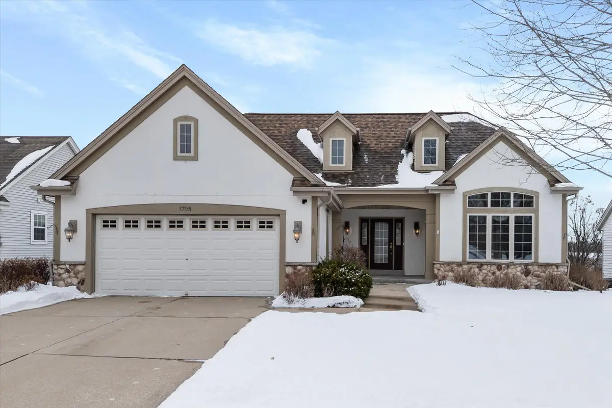 1705 Tumbleweed Cir, West Bend, WI 53095 - Image #1