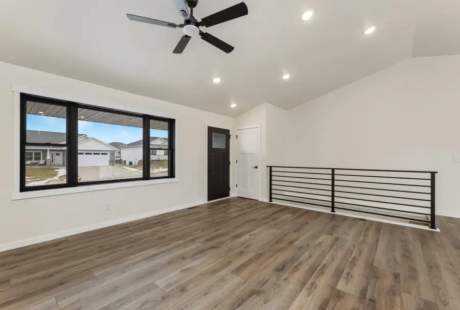 1508 Pioneer Dr, Holmen, WI 54636 - #3