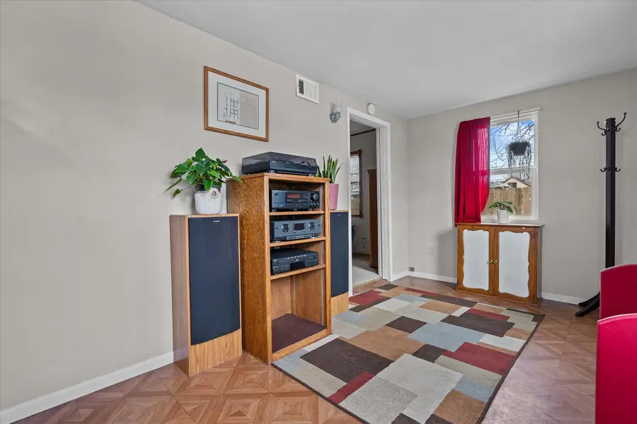 324 Douglass Ave, Waukesha, WI 53186 - #3