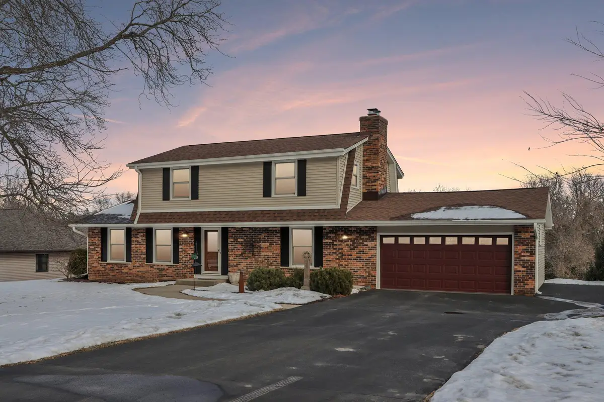 5820 S 124th St, Hales Corners, WI 53130 - #1