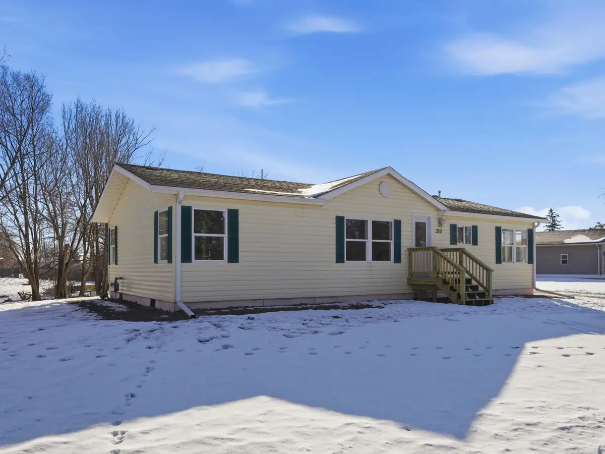 320 Lincoln Ave, Omro, WI 54963 - Image #1