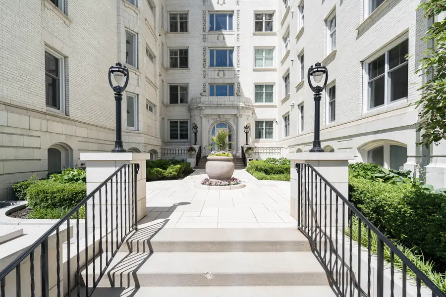 777 N Prospect Ave N, Milwaukee, WI 53202 - #2