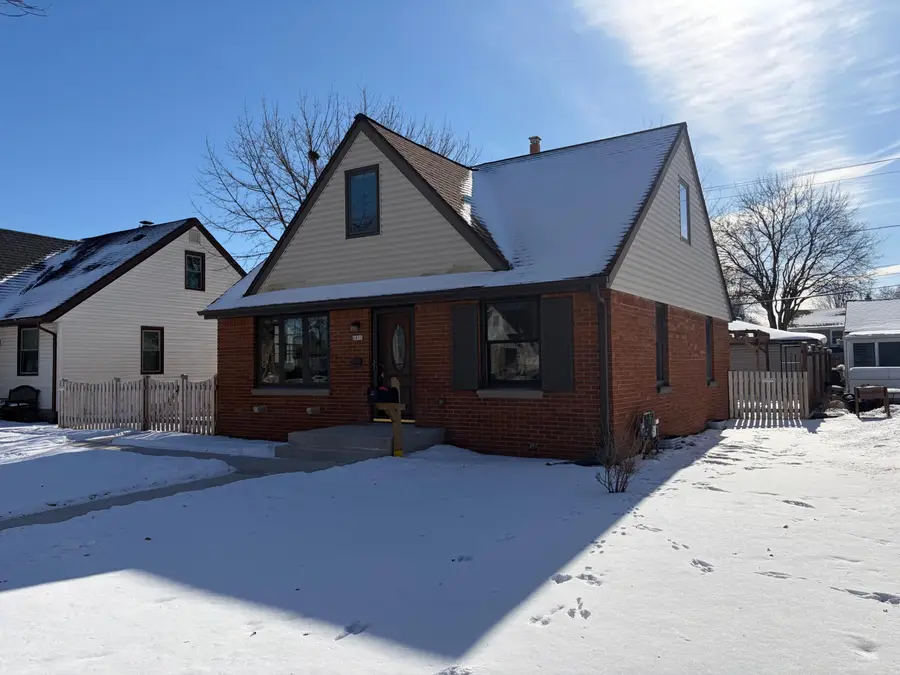 6411 W Cleveland Ave, Milwaukee, WI 53219 - #2
