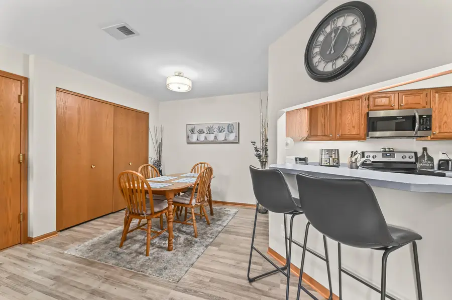 116 E Freistadt Rd, Thiensville, WI 53092 - #2