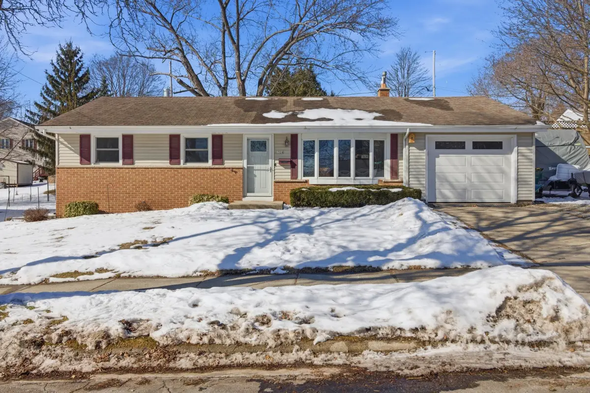 1324 N 13th Ave, West Bend, WI 53090 - #1