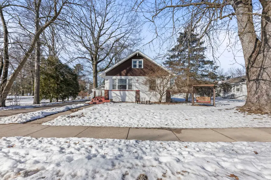 542 N Oakwood Ave, Oconomowoc, WI 53066 - #2