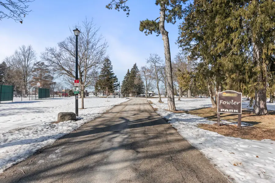 542 N Oakwood Ave, Oconomowoc, WI 53066 - #3