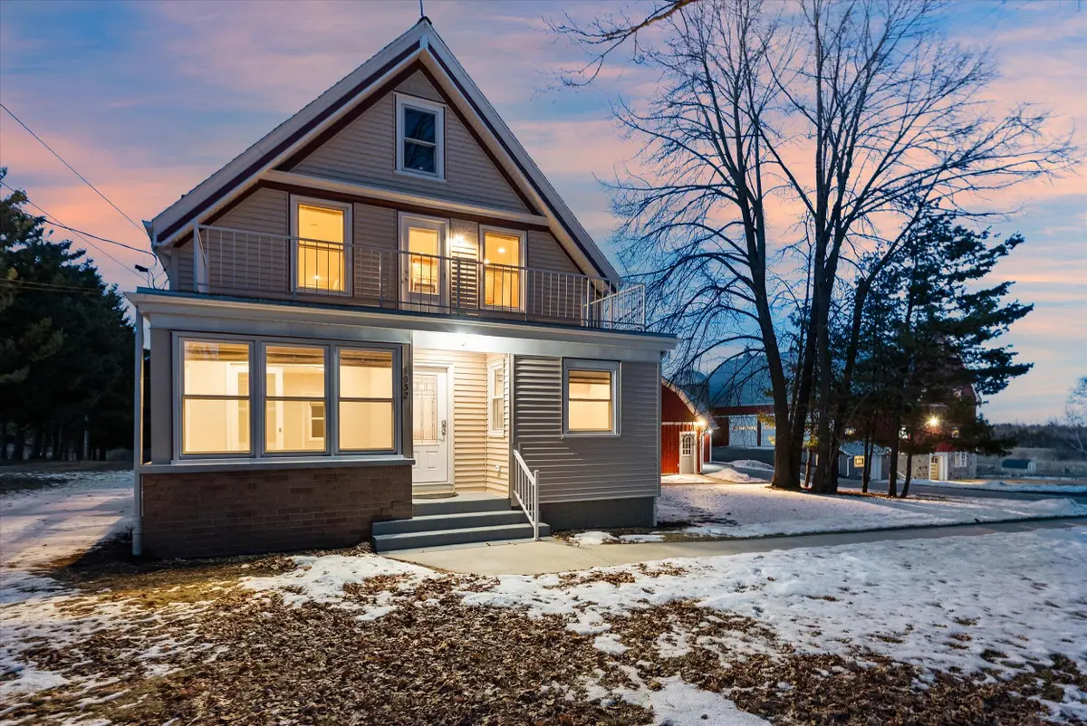 1050-1052 Arrowhead Rd, Grafton, WI 53024 - #1