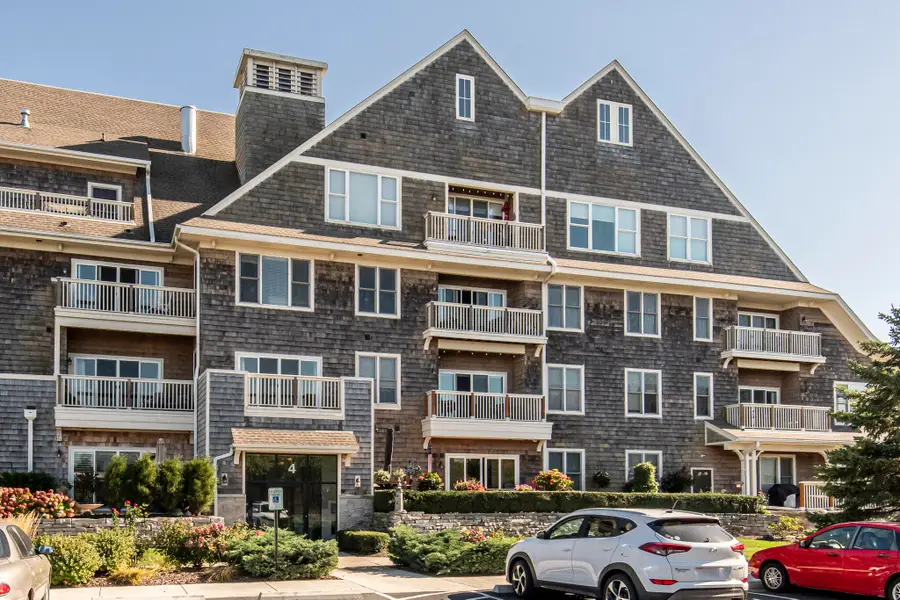 4 Gaslight Dr, Racine, WI 53403 - #3