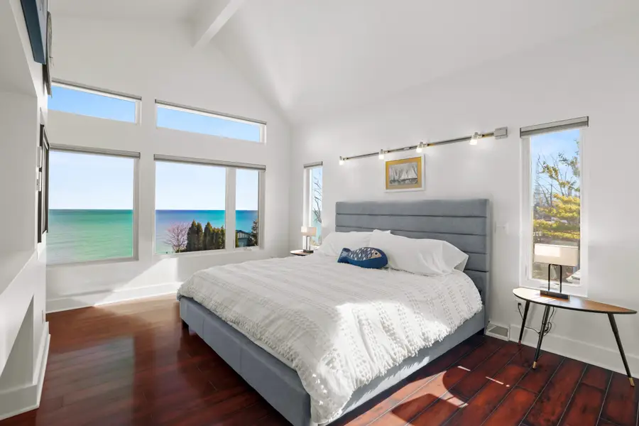 2533 Lakeshore Dr, Sheboygan, WI 53081 - #3