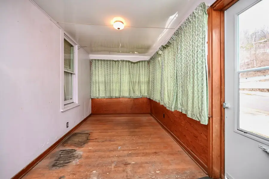 247 North St, Fountain City, WI 54629 - #3