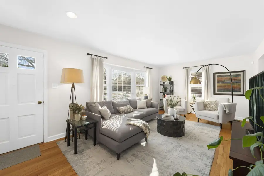 5281 N Kent Ave, Whitefish Bay, WI 53217 - #3