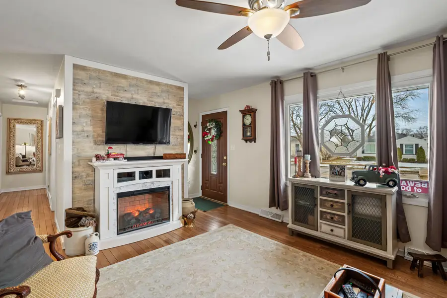 6108 51st Ave, Kenosha, WI 53142 - #2