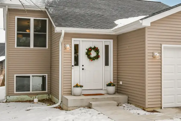 9912 271st Ave, Salem Lakes, WI 53179