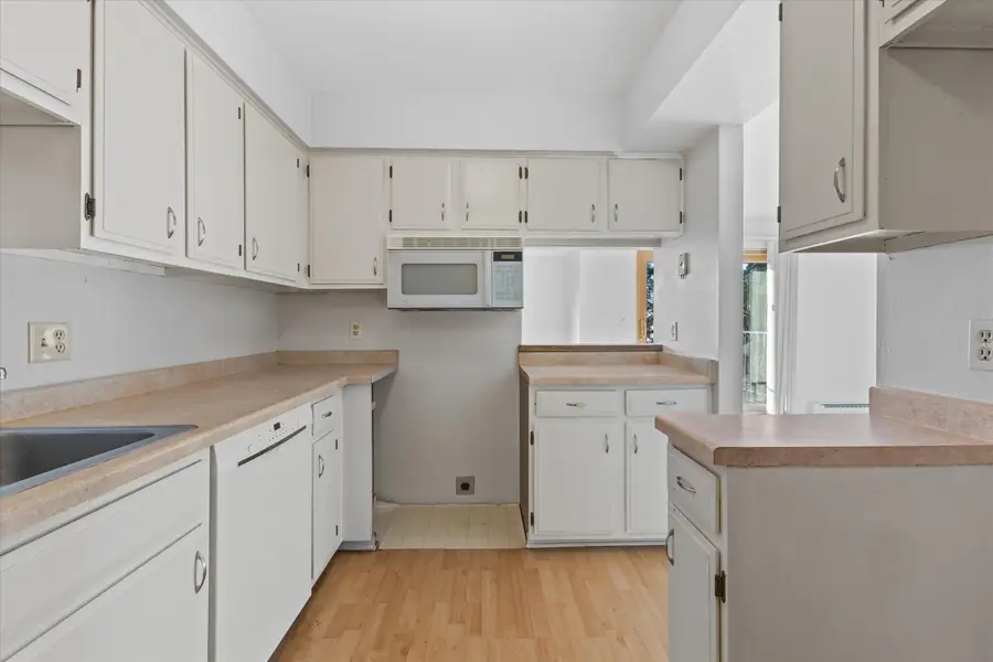 307 Cheviot Chase, Waukesha, WI 53186 - #2