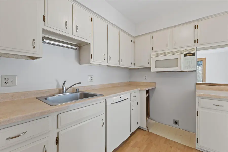 307 Cheviot Chase, Waukesha, WI 53186 - #3