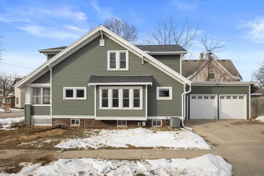 601 N Church St, Watertown, WI 53098 - #3