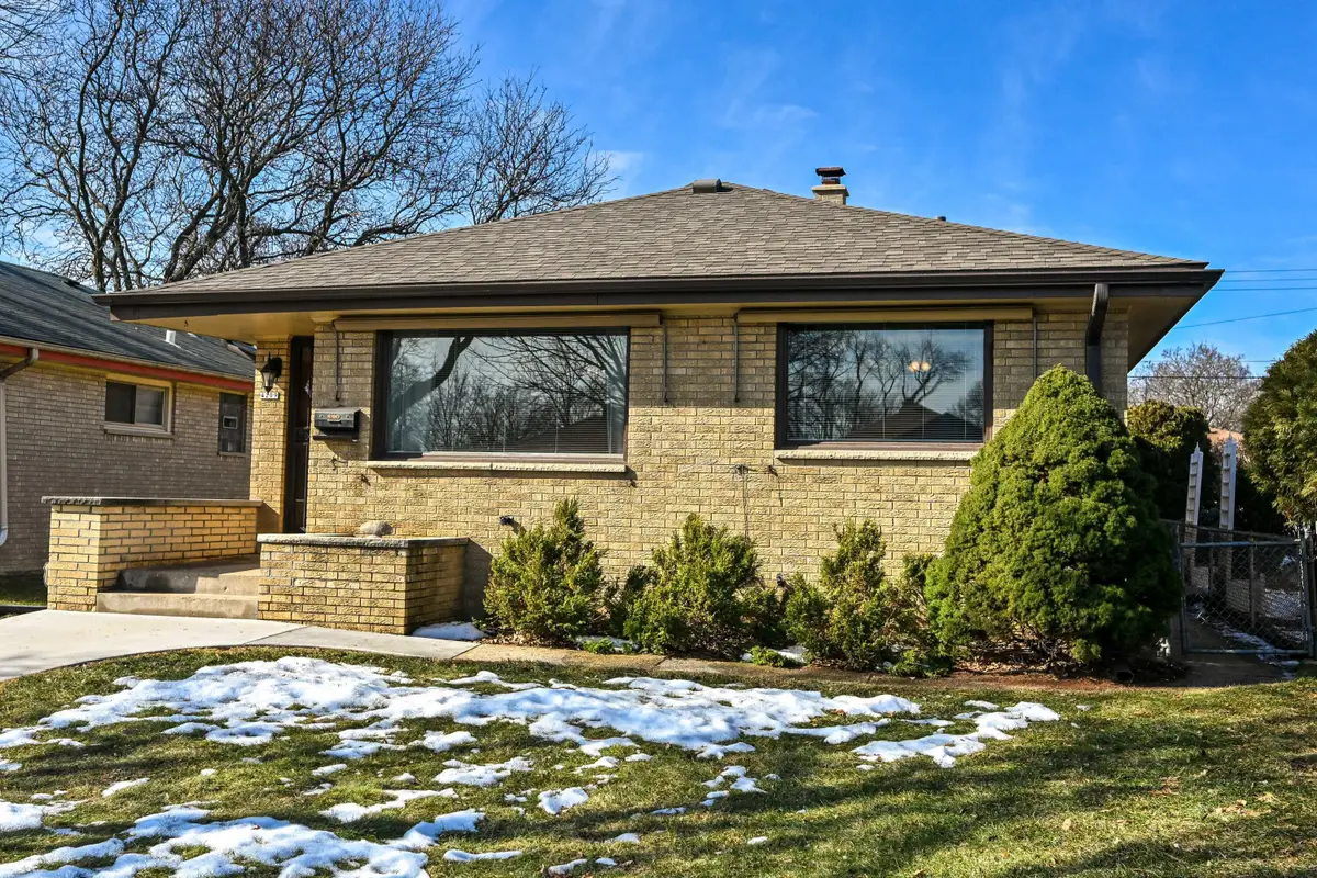 4209 N 71st St, Milwaukee, WI 53216 - #1
