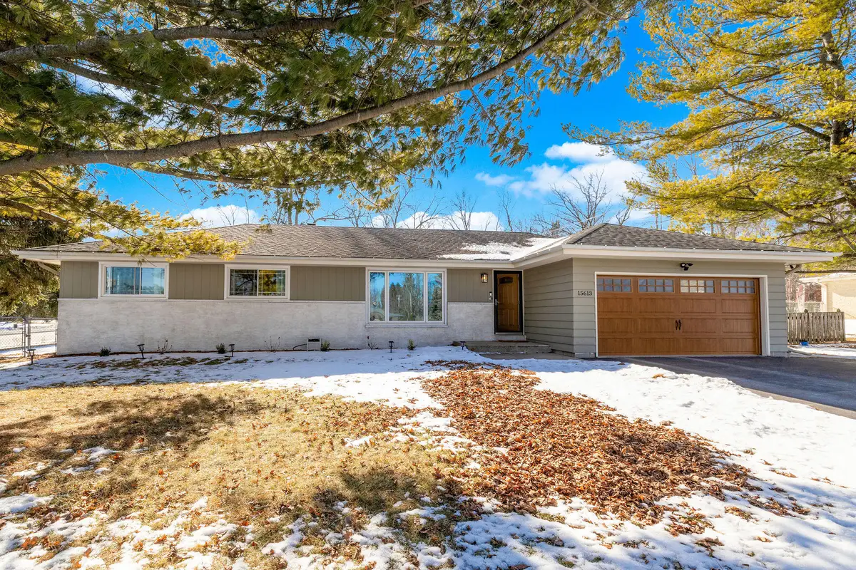 15613 W Riviera Dr, New Berlin, WI 53151 - #1