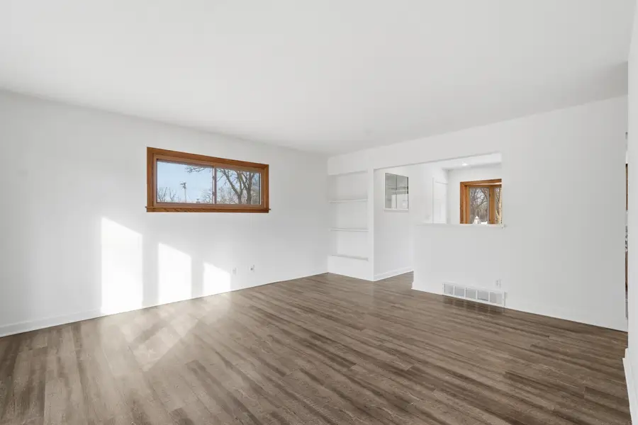 10532 W Birch Ave, Milwaukee, WI 53225 - #2