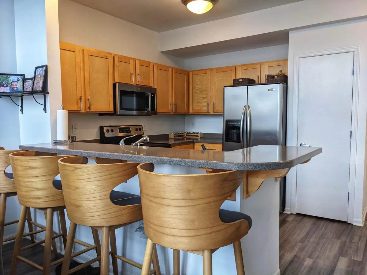 2121 S Kinnickinnic Ave, Milwaukee, WI 53207 - #1