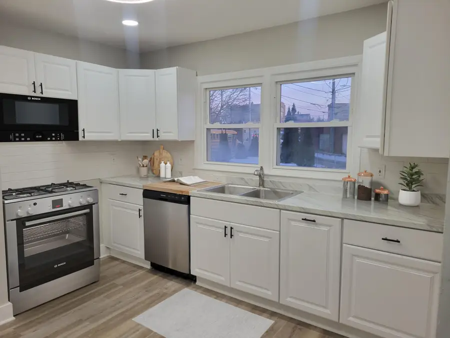 4439 N 27th St, Milwaukee, WI 53209 - #3