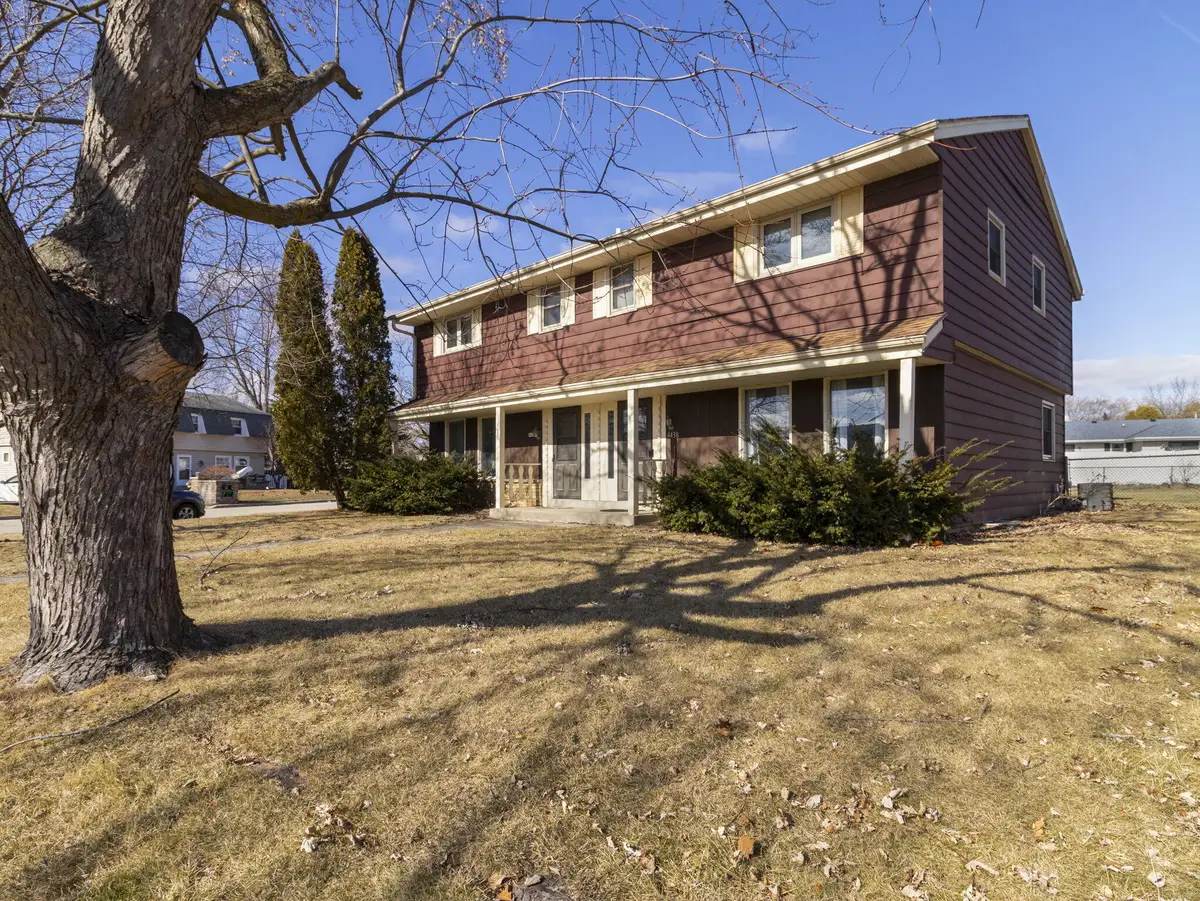 4436 S 90th St, Greenfield, WI 53228 - #1