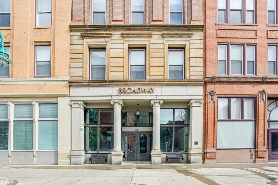 234 N Broadway, Milwaukee, WI 53202 - #2