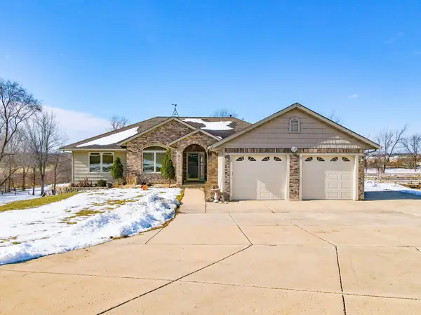 N1617 Carlin Rd, Fort Atkinson, WI 53538