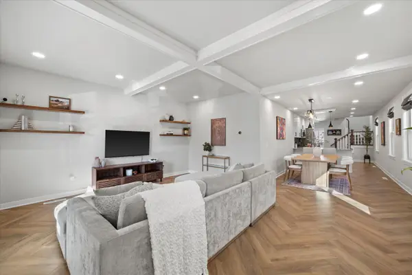 344 E Clarence St, Milwaukee, WI 53207