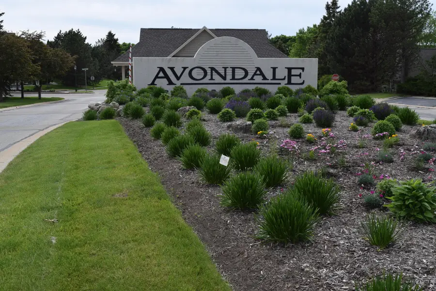 N21W24202 Cumberland Dr, Pewaukee, WI 53072 - #2