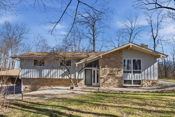 332 Glenview Ln, Grafton, WI 53024