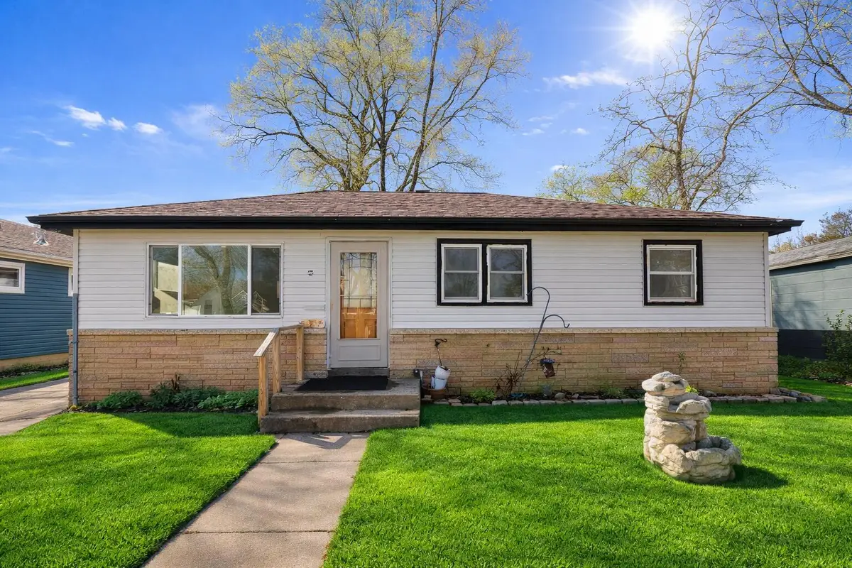 5337 N 62nd St, Milwaukee, WI 53218 - #1