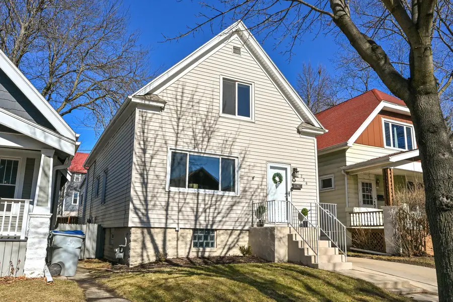 226 E Rosedale Ave, Milwaukee, WI 53207 - #2