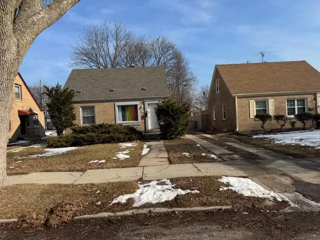 4448 W Leon Ter, Milwaukee, WI 53216 - #2