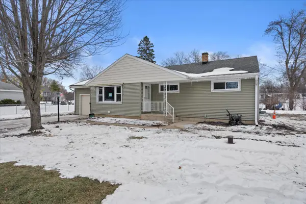 4430 N Brookfield Rd, Brookfield, WI 53045