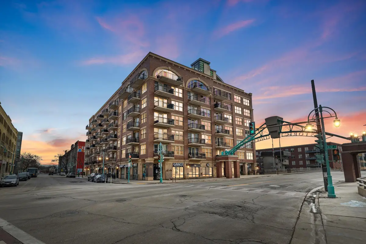 102 N Water St, Milwaukee, WI 53202 - #1