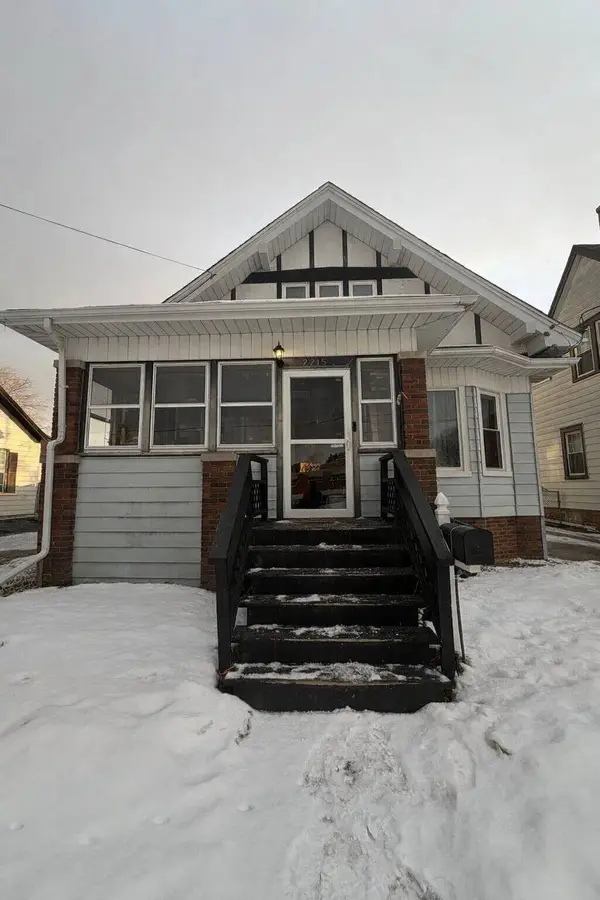 2215 W High St, Racine, WI 53404