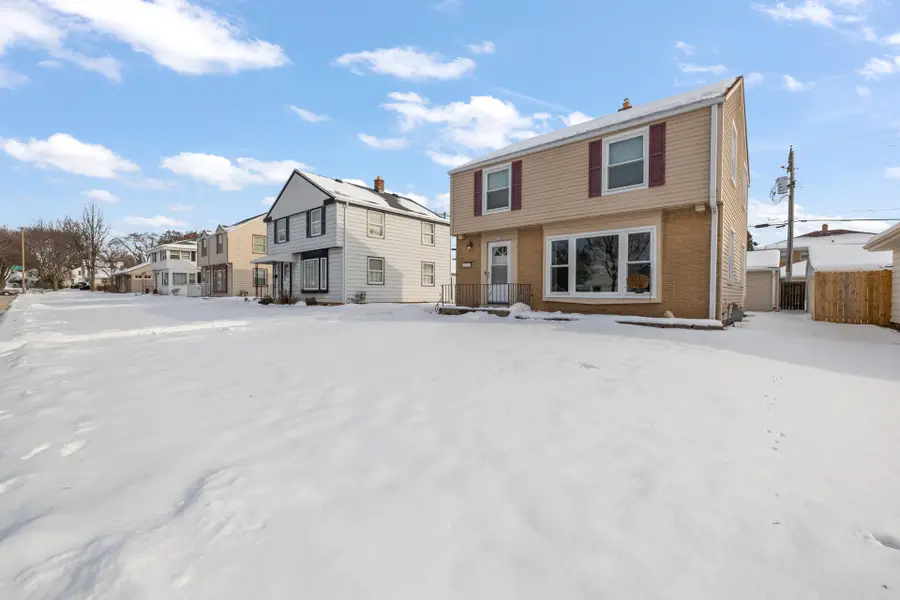 5329 W Nebraska Ave, Milwaukee, WI 53219 - #2