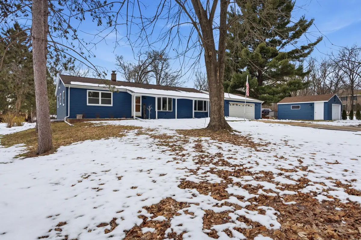 W377S3527 School Section Lake Dr, Ottawa, WI 53118 - #1