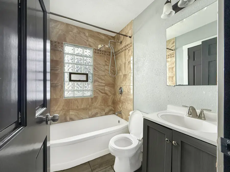 4616 N 30th St, Milwaukee, WI 53209 - #3