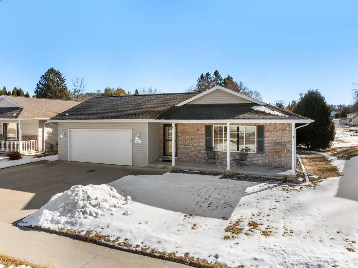 4017 Delta St, Manitowoc, WI 54220 - #1