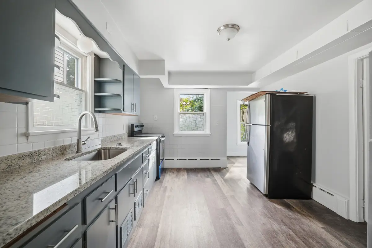 1017 E Pearson St, Milwaukee, WI 53202 - #1