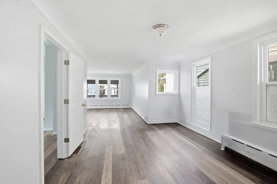 1017 E Pearson St, Milwaukee, WI 53202 - #3