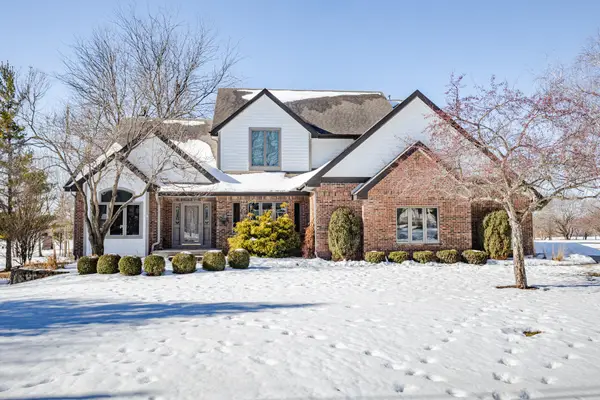 1420 Country Club Ln, Watertown, WI 53098