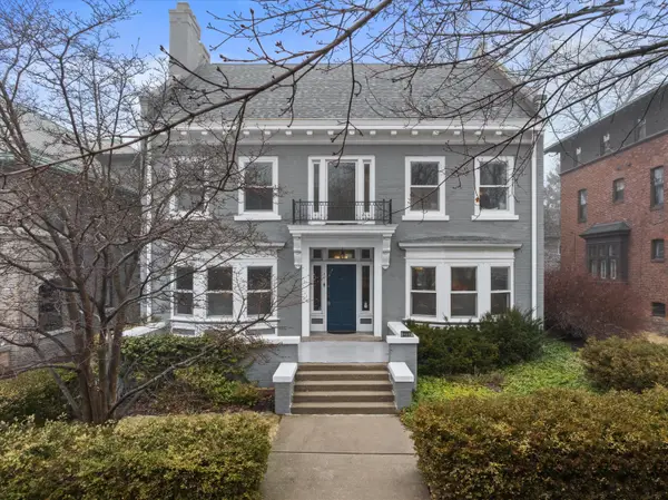 2237 N Lake Dr, Milwaukee, WI 53202