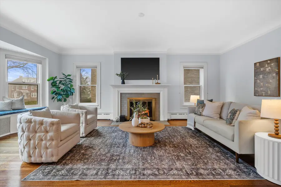 2237 N Lake Dr, Milwaukee, WI 53202 - #3